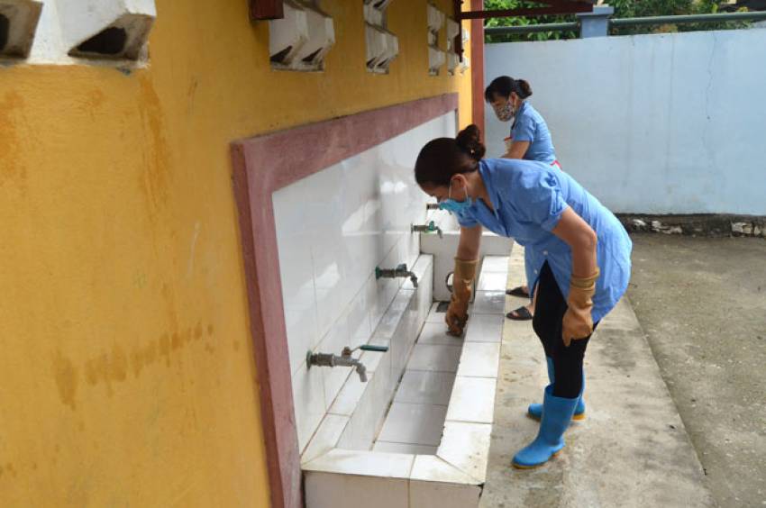 dch_v_v_sinh_hang_ngay_cho_trng_hc_ti_hoai_c_1